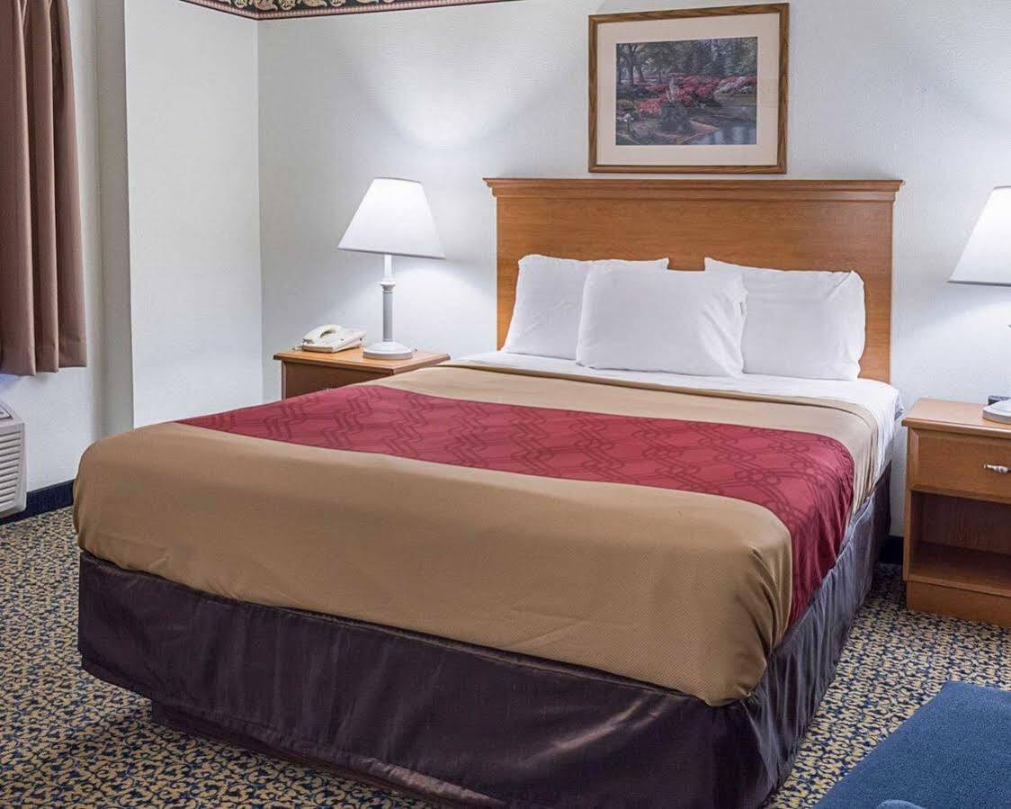 Templeton Gateway Inn מראה חיצוני תמונה