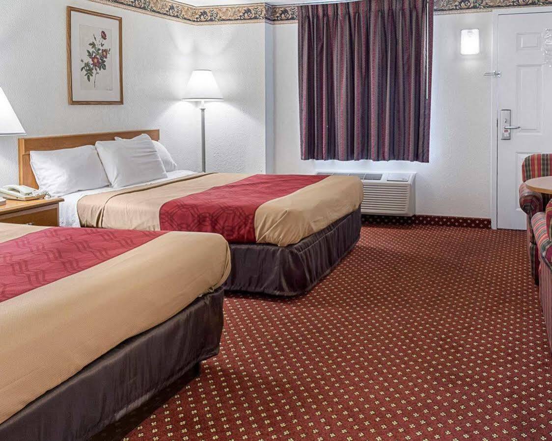Templeton Gateway Inn מראה חיצוני תמונה