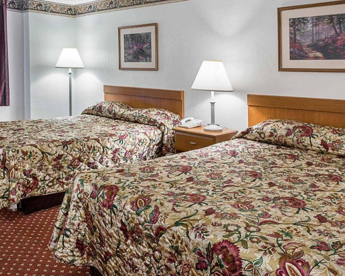 Templeton Gateway Inn מראה חיצוני תמונה