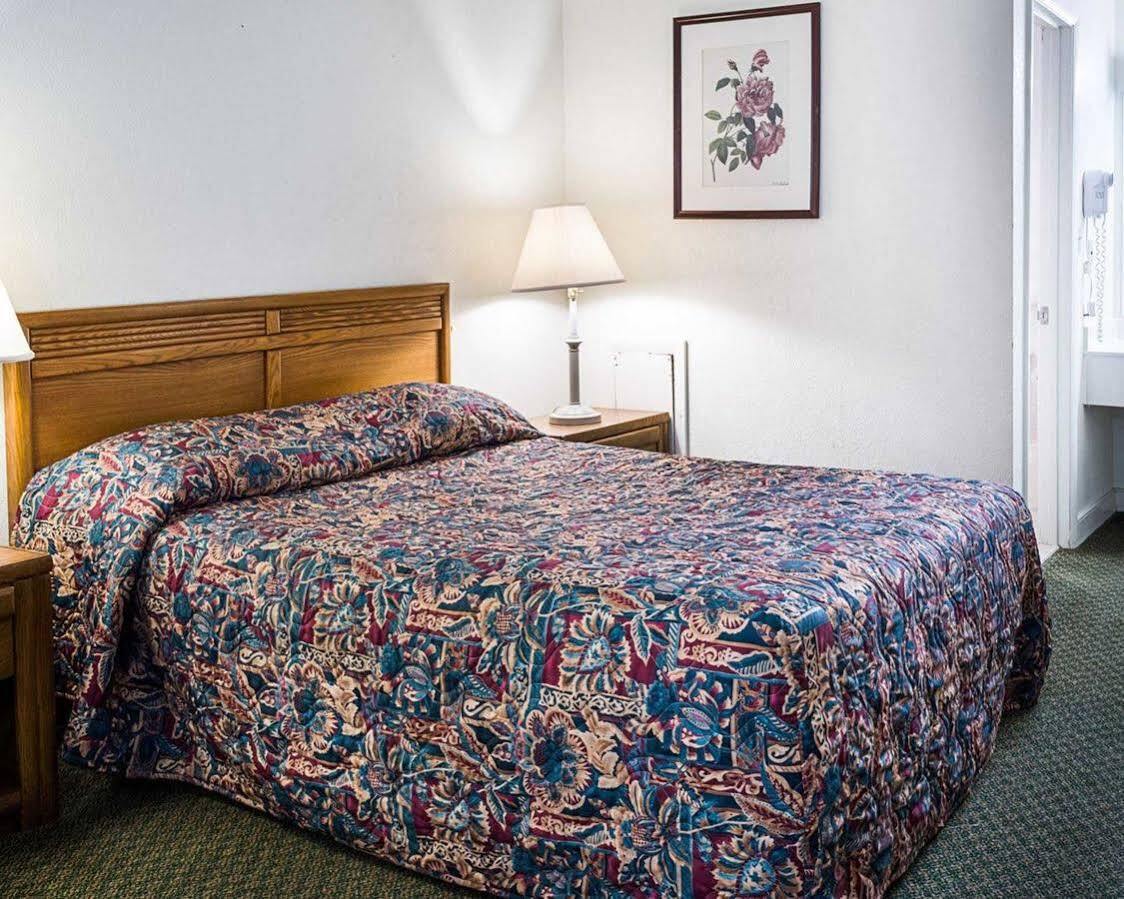 Templeton Gateway Inn מראה חיצוני תמונה