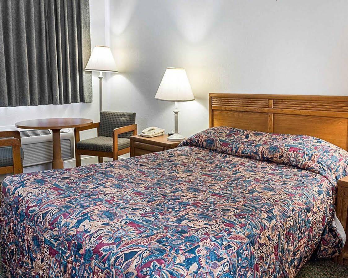 Templeton Gateway Inn מראה חיצוני תמונה